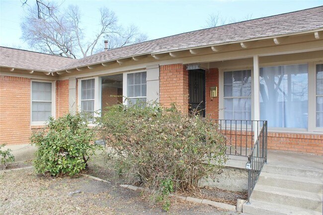 Foto del edificio - 1653 Mariposa Dr