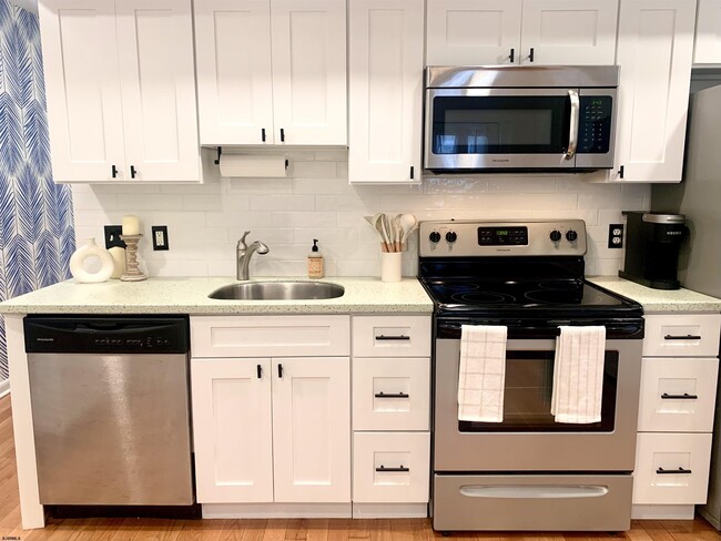 Foto del edificio - 9706 Ventnor Ave