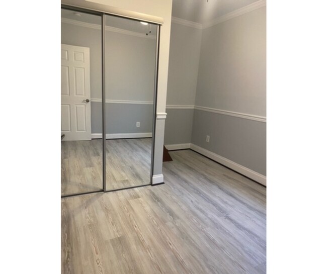 Foto del edificio - 1500 Olmstead St