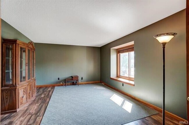 Building Photo - 2222 Deer Lodge Pl