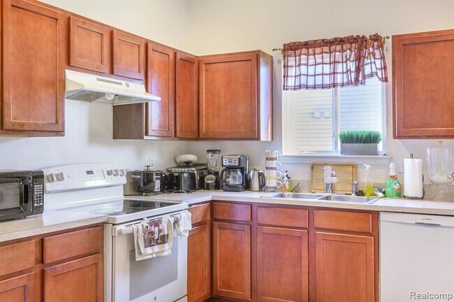 Building Photo - 806 Wilberforce Dr