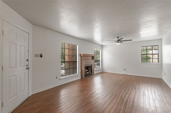 Foto del edificio - 2402 Sycamore Ave