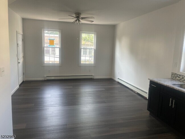 Foto del edificio - 109 Berkshire Pl