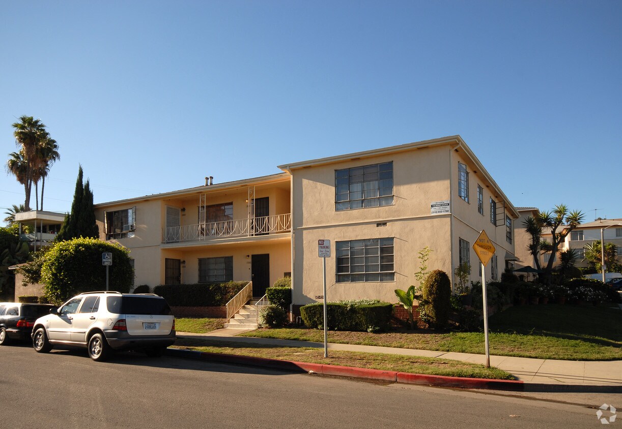 Building Photo - 3800 Lockland Dr