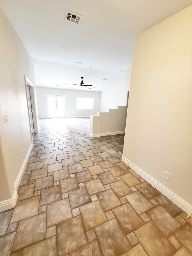 Foto del edificio - Single Story