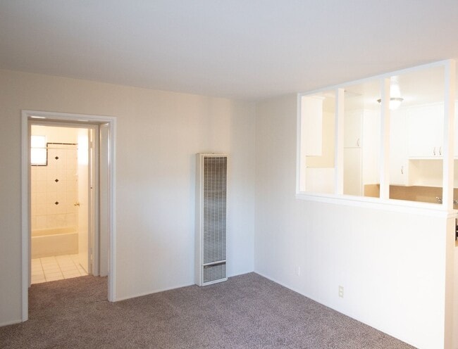 Building Photo - 1510 Freeman Ave