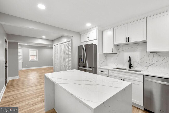 Foto del edificio - 3406 Louth Rd