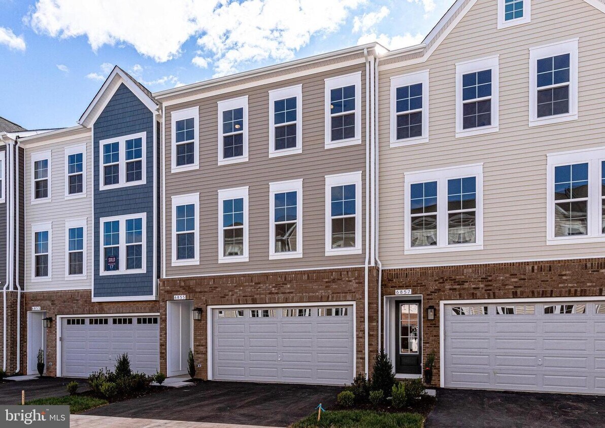 Foto principal - 6855 Karter Robinson Dr