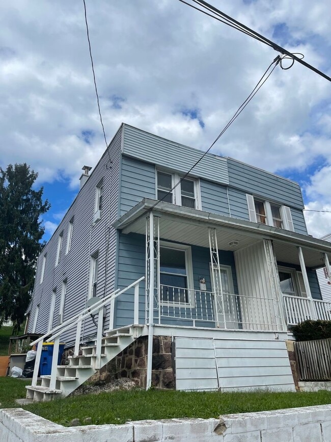 Building Photo - 6764 Huntingdon St