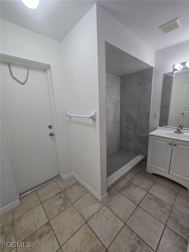 Foto del edificio - 1900 NW 33rd Ave