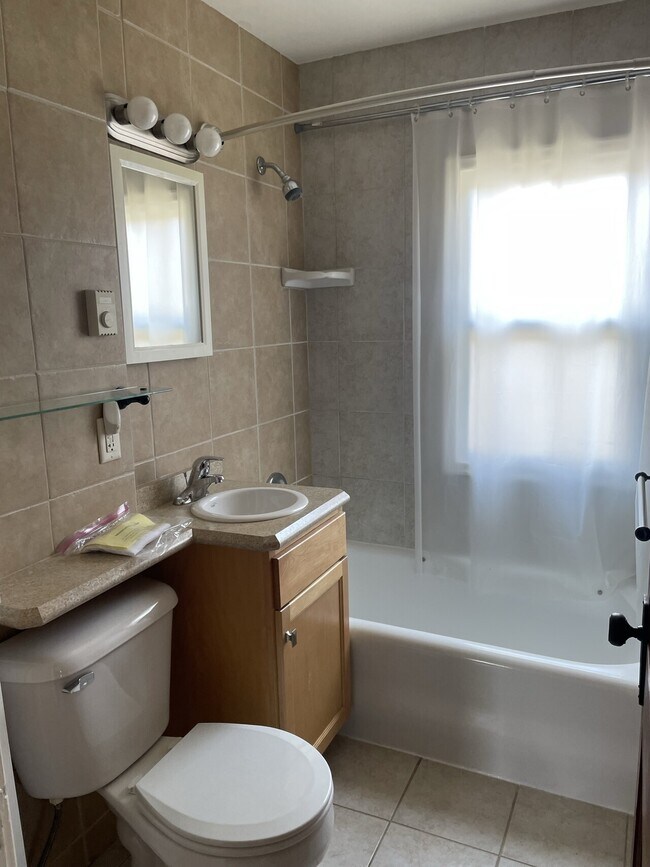 Foto del edificio - 1077 Earl St