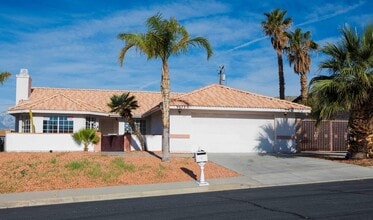 Building Photo - 9673 Vista Del Valle