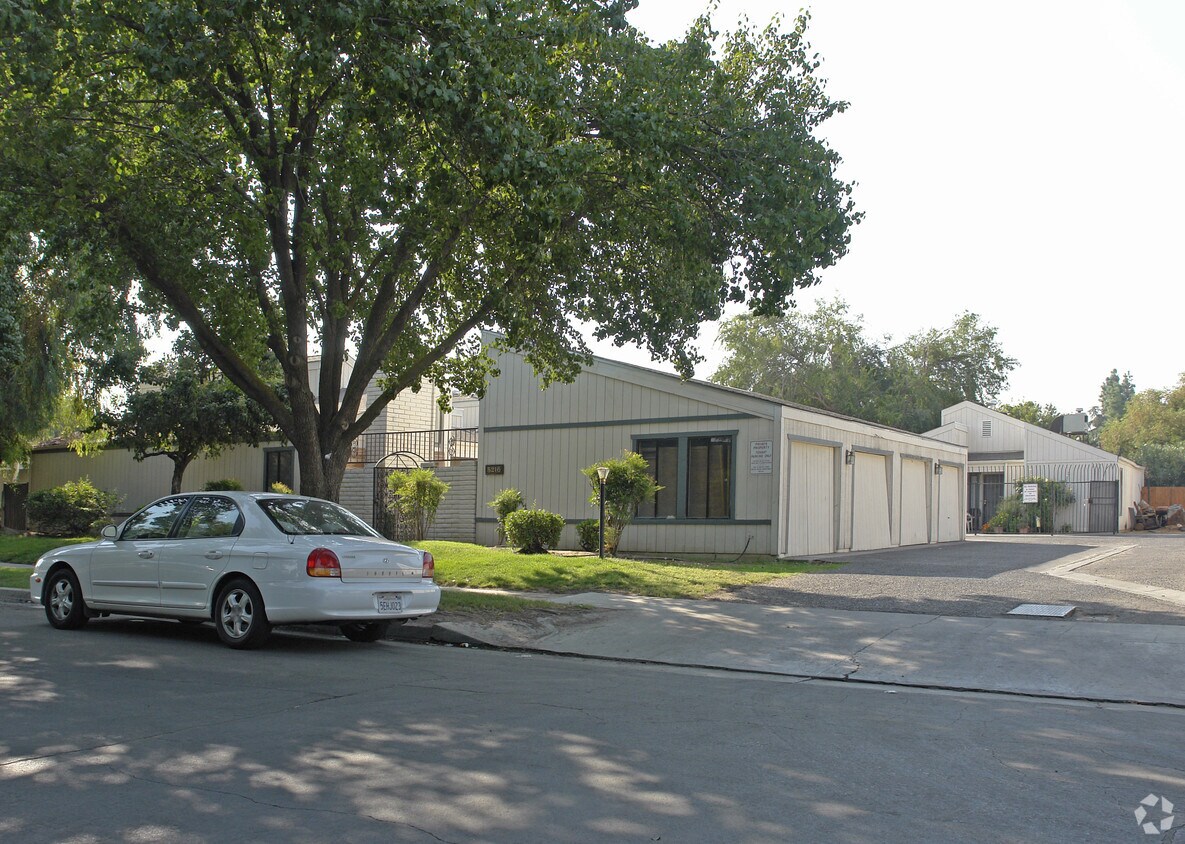 Building Photo - 5216-5226 E Liberty Ave