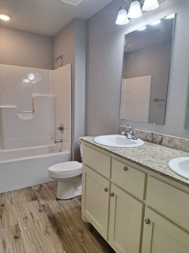 Foto del edificio - 3 bedroom Duplex