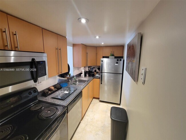Foto del edificio - 1740 NW N River Dr