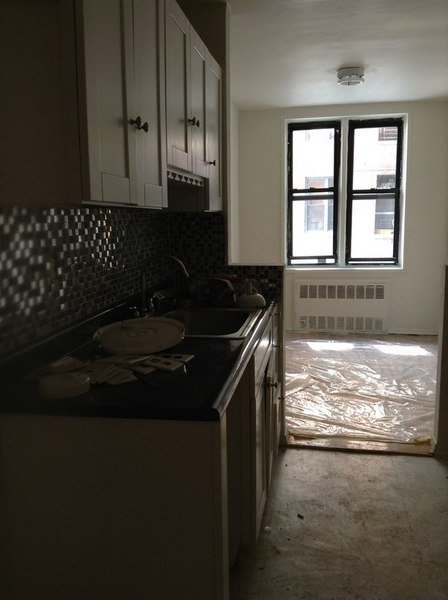 Building Photo - 2250 E 4th St