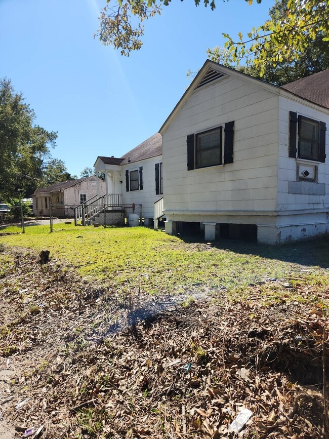 Building Photo - 4978 Jean St