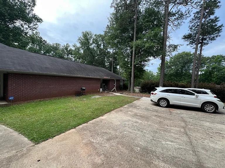 Primary Photo - 1088 Pierce Rd