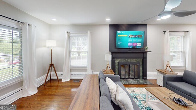 Foto del edificio - 1114 Fayetteville Rd SE