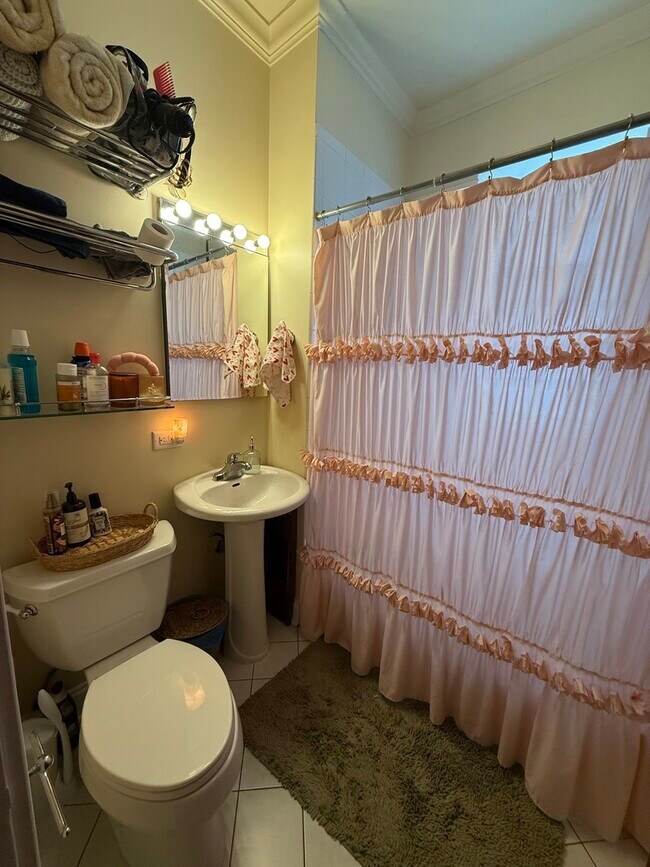 Foto del edificio - 2125 W Waveland Ave