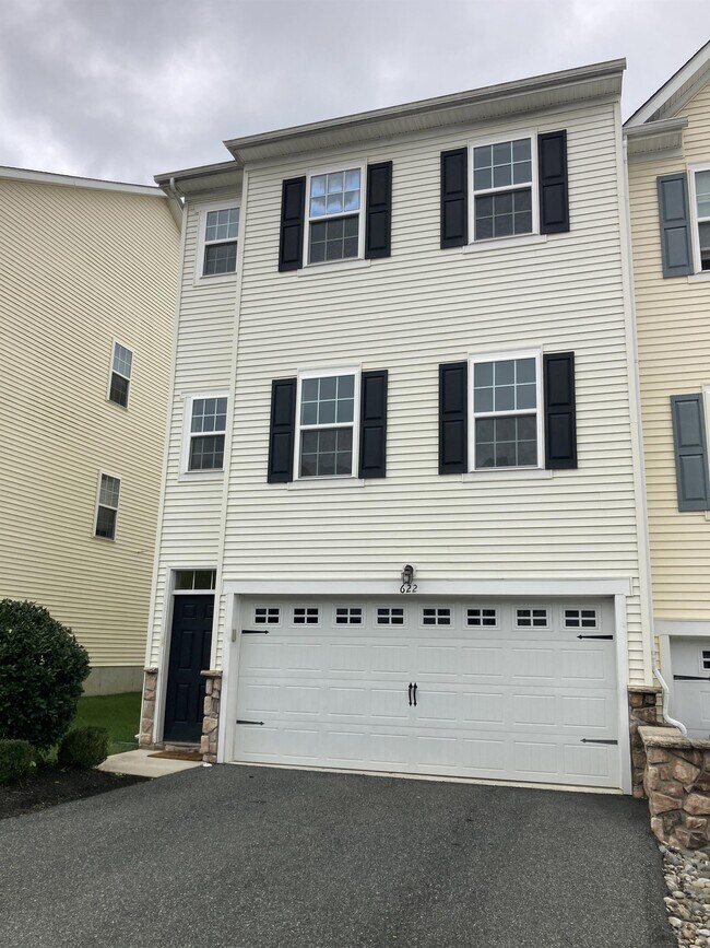 Building Photo - 622 Jacobsen Cir