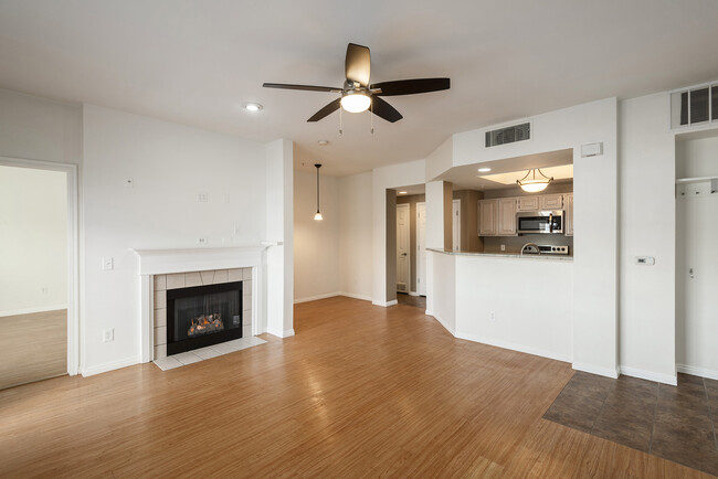 New Ceiling fan w/remote - 900 Bitner Rd