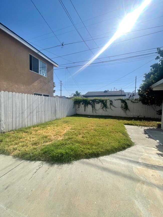 Building Photo - PD - Cerritos Ave