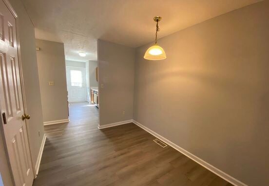 Building Photo - 216 Amy Ct