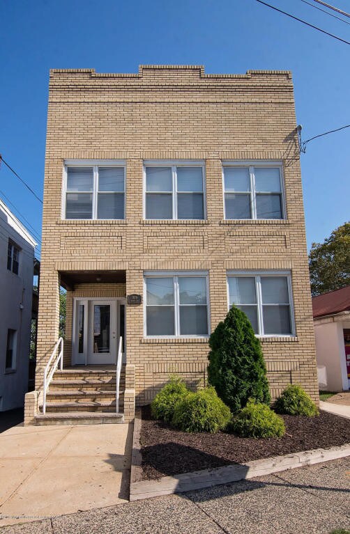 808 Amboy Ave Perth Amboy, NJ 08861 Alquileres en Perth Amboy, NJ