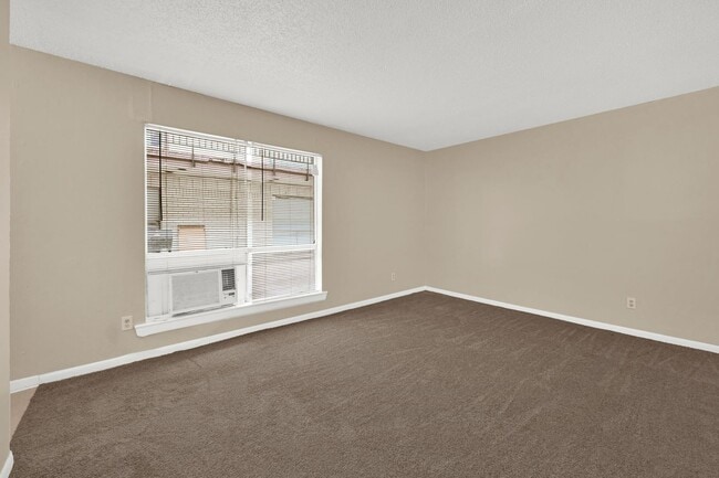 Building Photo - Make this charming studio your new home