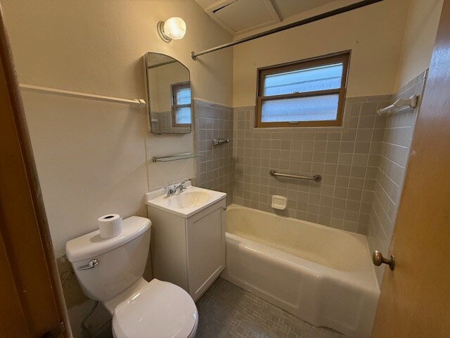 Building Photo - 3220 S 49th St