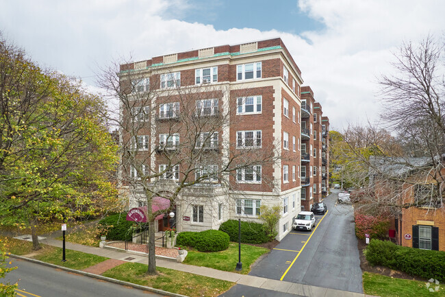 Building Photo - The Algonquin