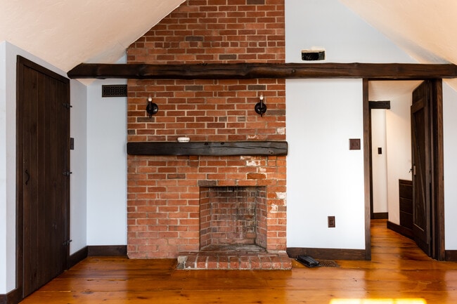 Fireplace in the Master bedroom. - 981 Bedford St