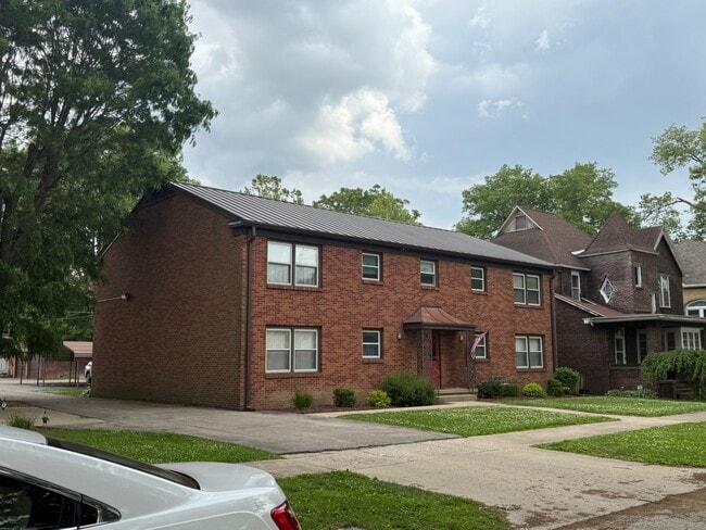 Building Photo - 215 S Monroe St
