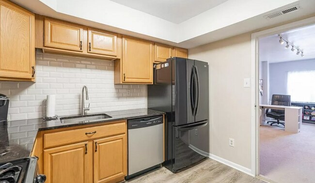Foto del edificio - 886 Andover Pl