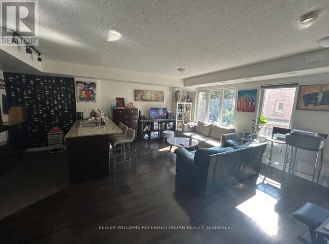 Building Photo - 12 Foundry Ave