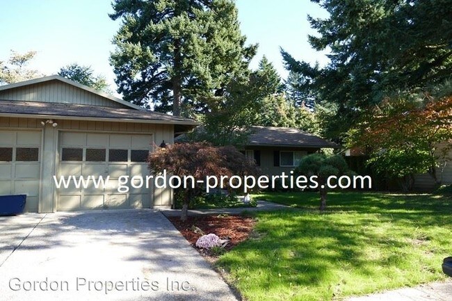 Foto del edificio - 3 br, 1.5 bath House - 1424 NE 195th Ave