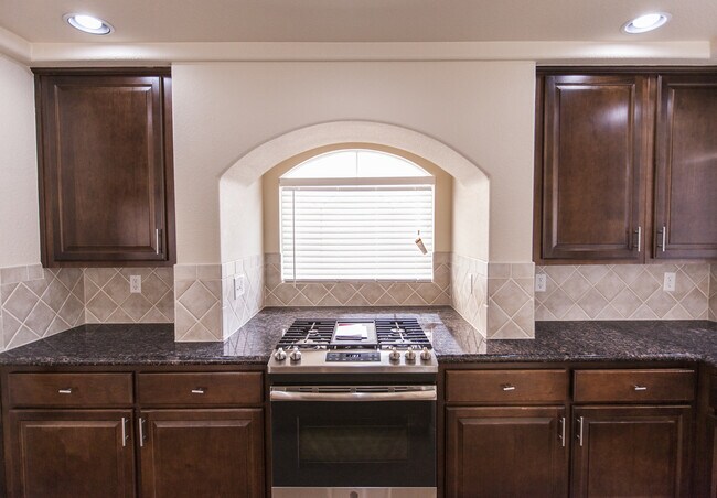 Building Photo - 2 Story home in Las Vegas