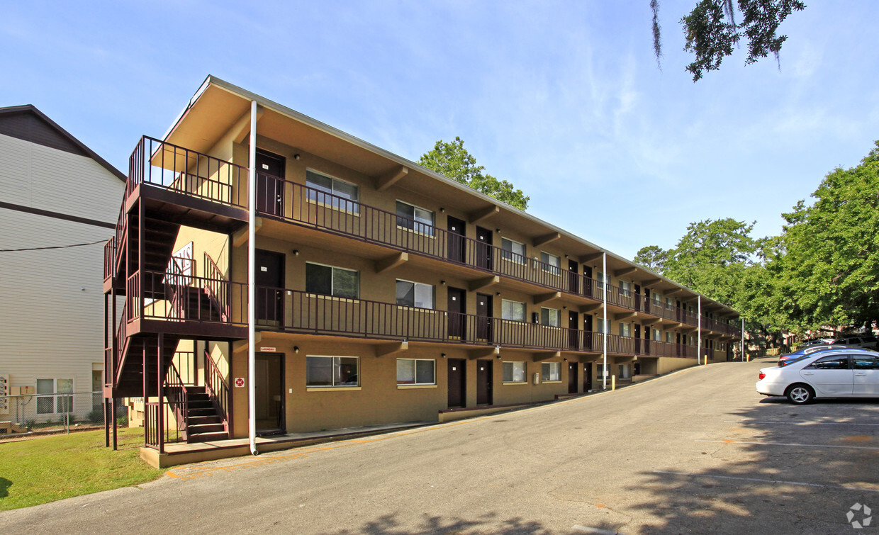 Hayden Arms Apartments - Urbana