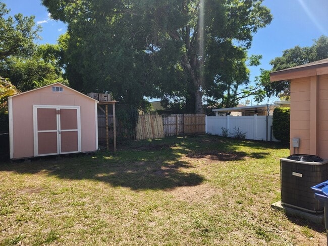 Foto del edificio - 3312 W St Louis St