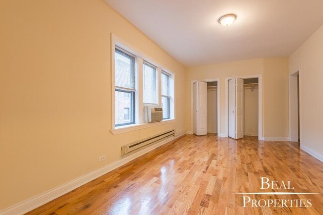 Building Photo - 1 bedroom in CHICAGO IL 60613