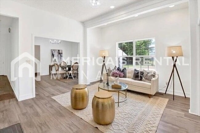 Building Photo - Room to Roam: Expansive Home with Screened Porch