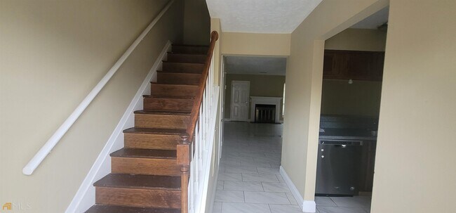 Building Photo - 4672 Longman Way