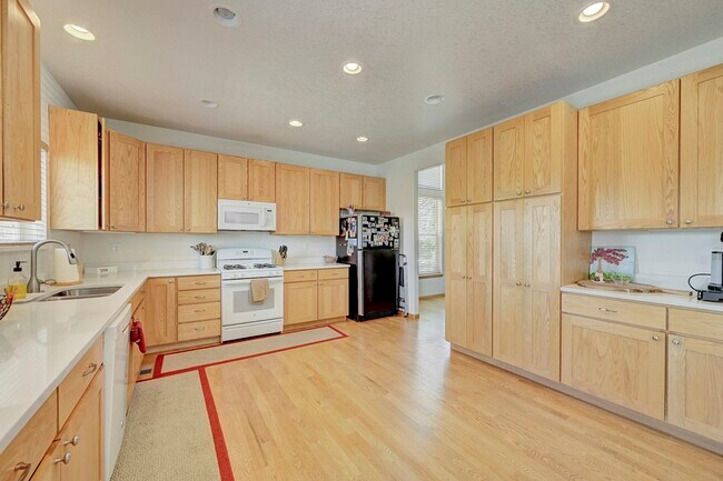 Building Photo - 20758 E Maplewood Ln