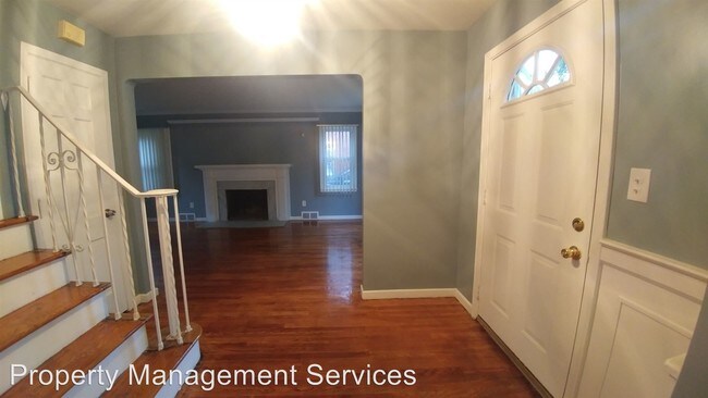 Building Photo - 3 br, 1.5 bath House - 16560 Evergreen Rd