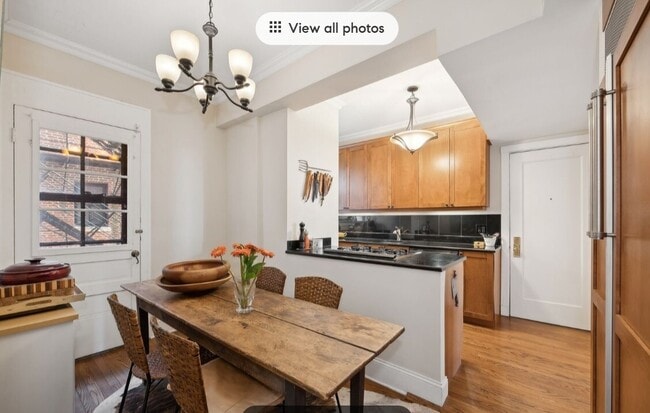 Building Photo - 2608 N Lakeview Ave