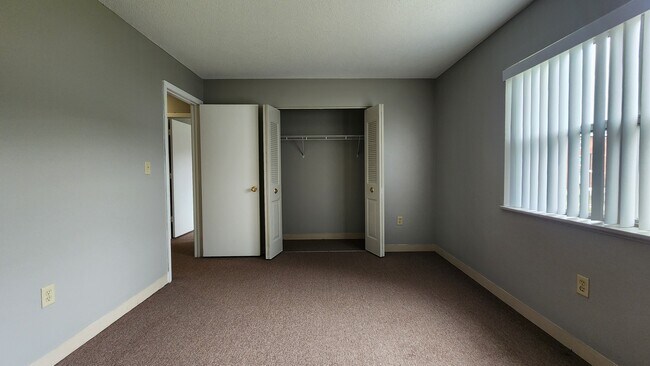 Foto del edificio - 102 N Point Dr