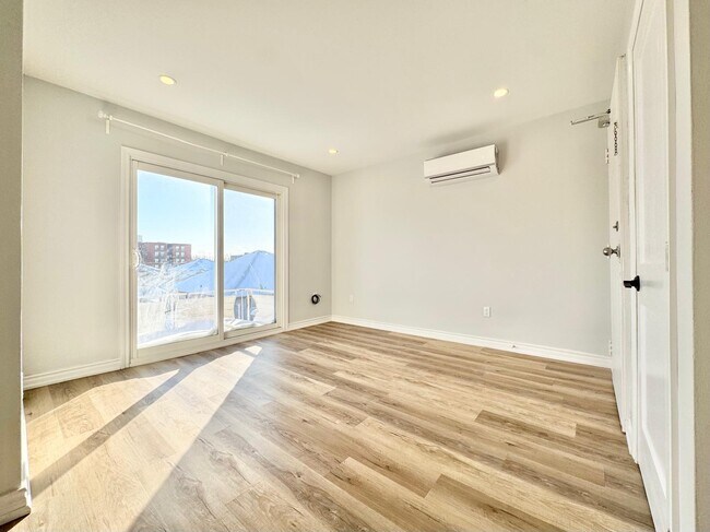 Photo du bâtiment - 24 Wellington St