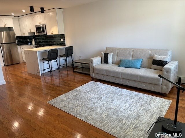 Foto del edificio - 142-25 250th St