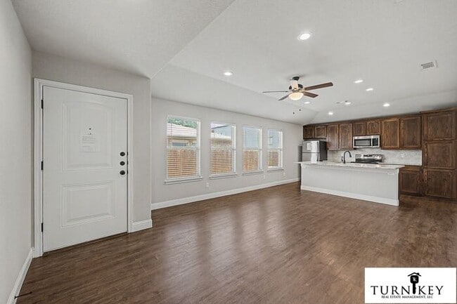 Building Photo - COMING SOON! 3BD/2BA Energy-Efficient Duplex | Granite | Island Kitchen | Garage | Yard Care Incl...